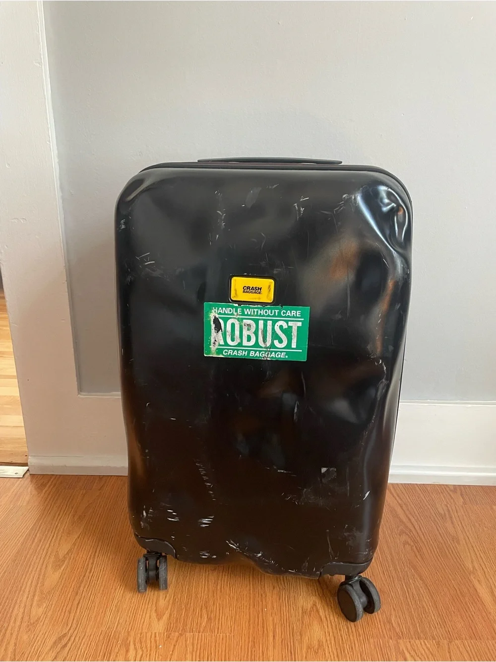 Crash Baggage Black Hardside Spinner Carry-On Luggage